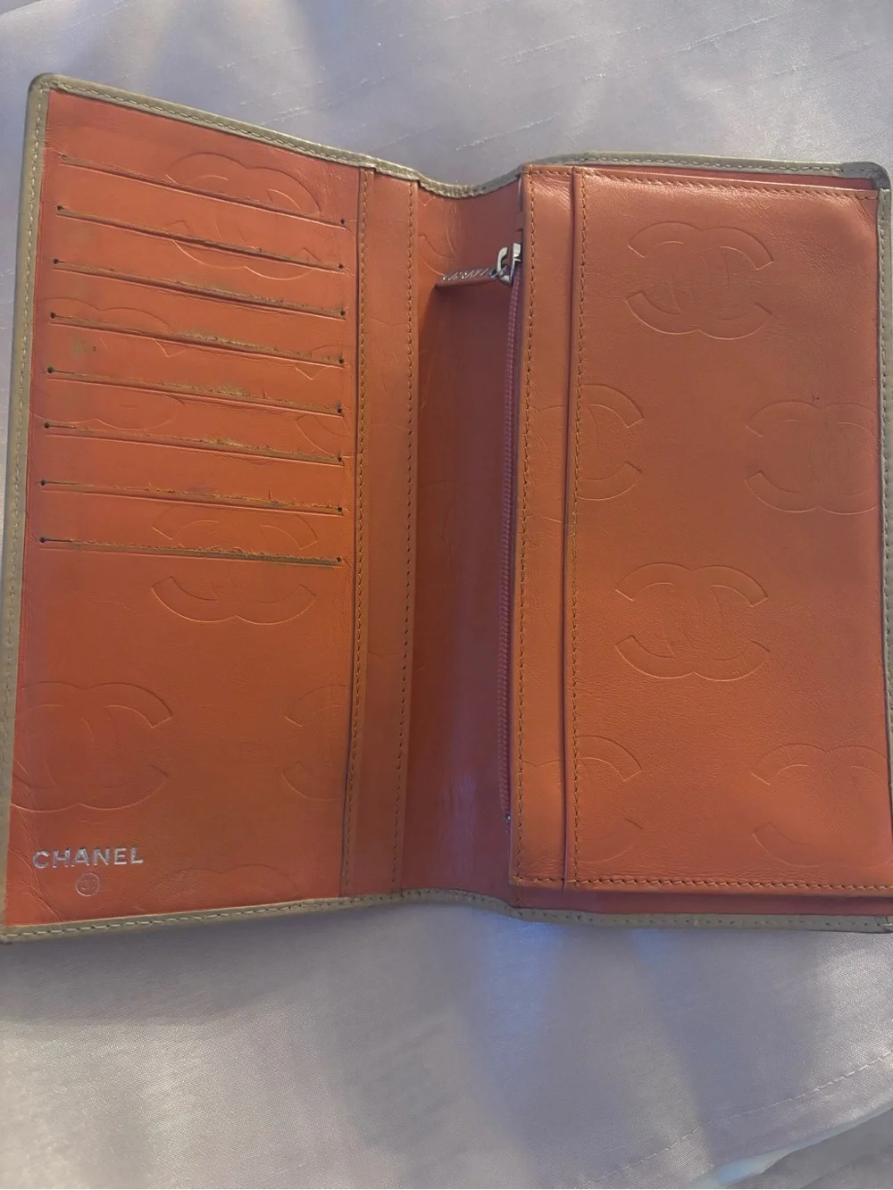 Quilted CC Logo Phone Wallet - Cream